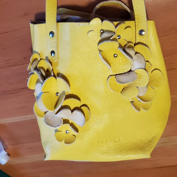 Yellow leather floral handbag - Picture 2 of 6